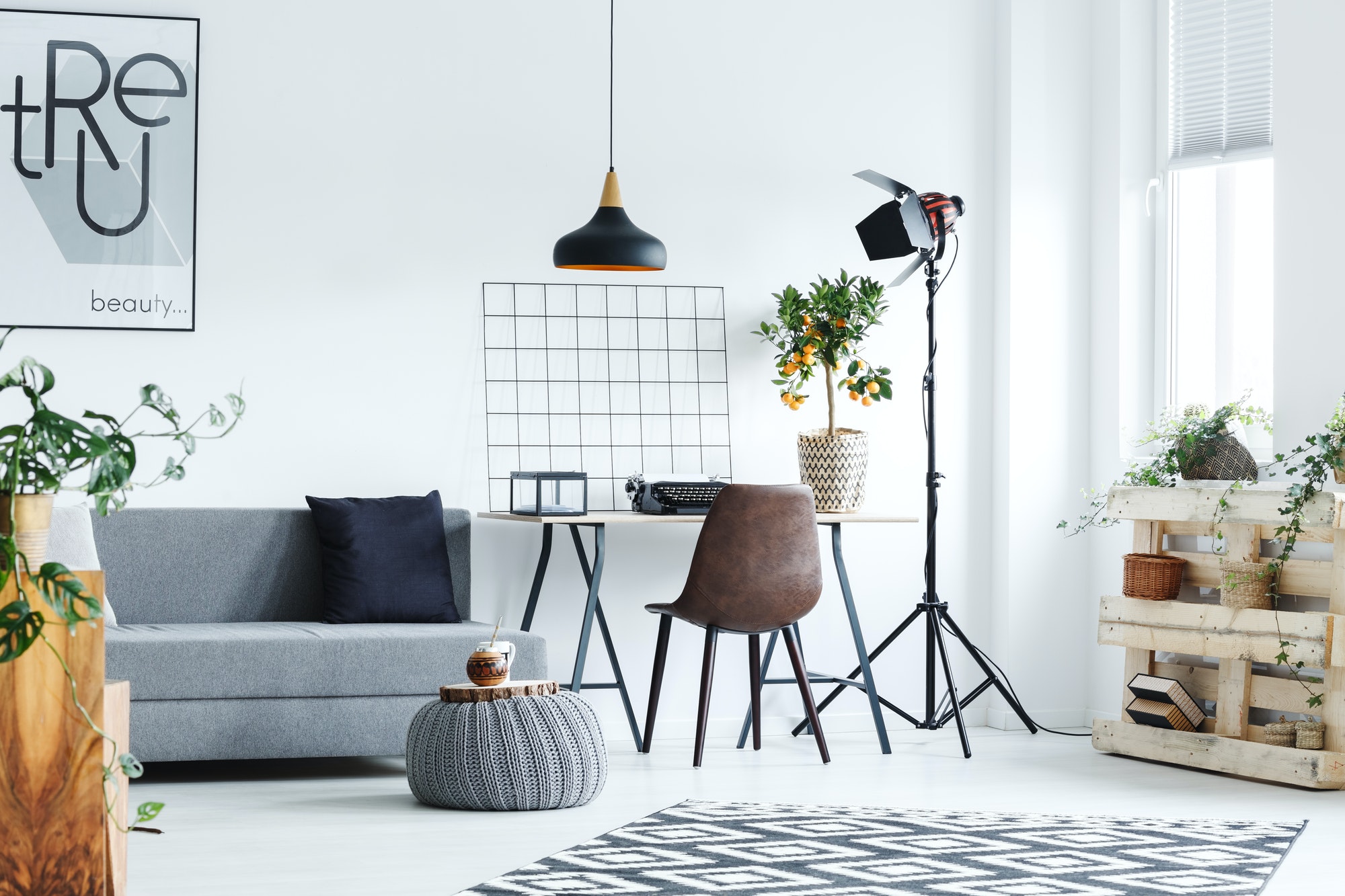 minimalistic-studio-flat.jpg